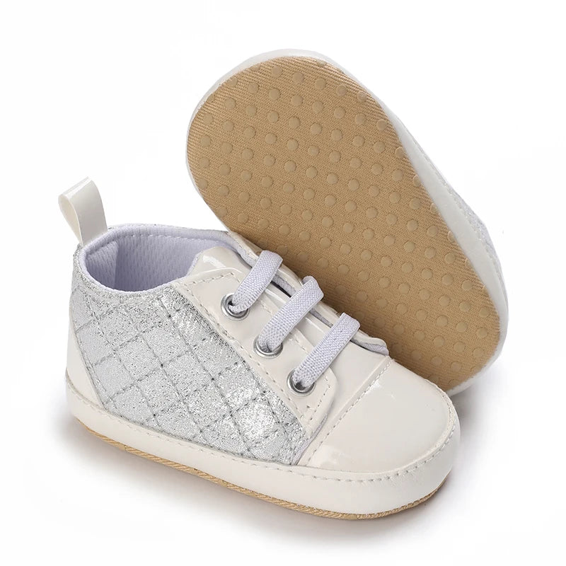 Spring and Autumn New Baby Shoes Classic Canvas Shoes Baby Shoes Don't Fall Off Soft soled Sneakers Baby Shoes