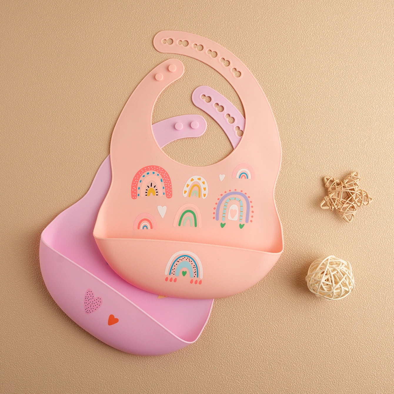 1PCS Baby Silicone Bibs Cartoon Pattern Baby Bib Waterproof Baby Items Adjustable Cute Kids Drool Towels Cute Cartoon Pattern