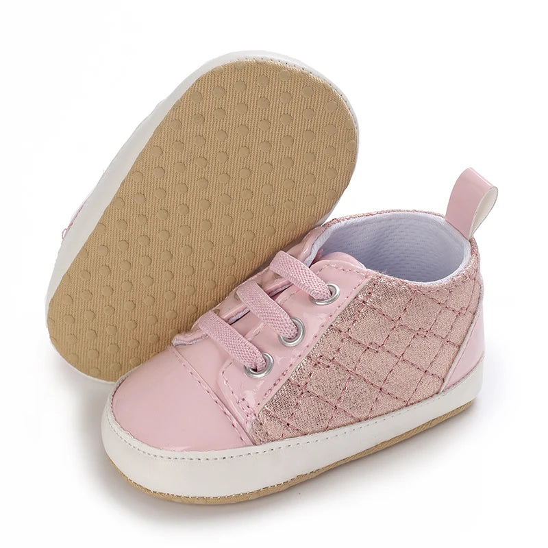 Spring and Autumn New Baby Shoes Classic Canvas Shoes Baby Shoes Don't Fall Off Soft soled Sneakers Baby Shoes