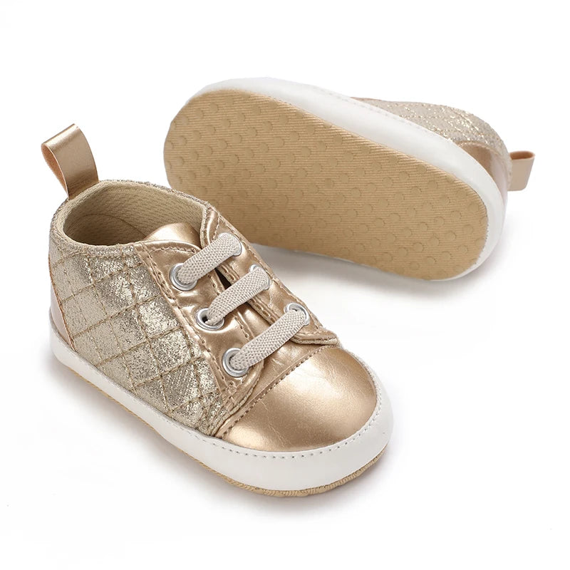 Spring and Autumn New Baby Shoes Classic Canvas Shoes Baby Shoes Don't Fall Off Soft soled Sneakers Baby Shoes