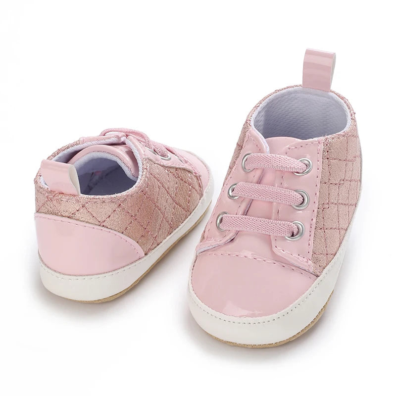 Spring and Autumn New Baby Shoes Classic Canvas Shoes Baby Shoes Don't Fall Off Soft soled Sneakers Baby Shoes