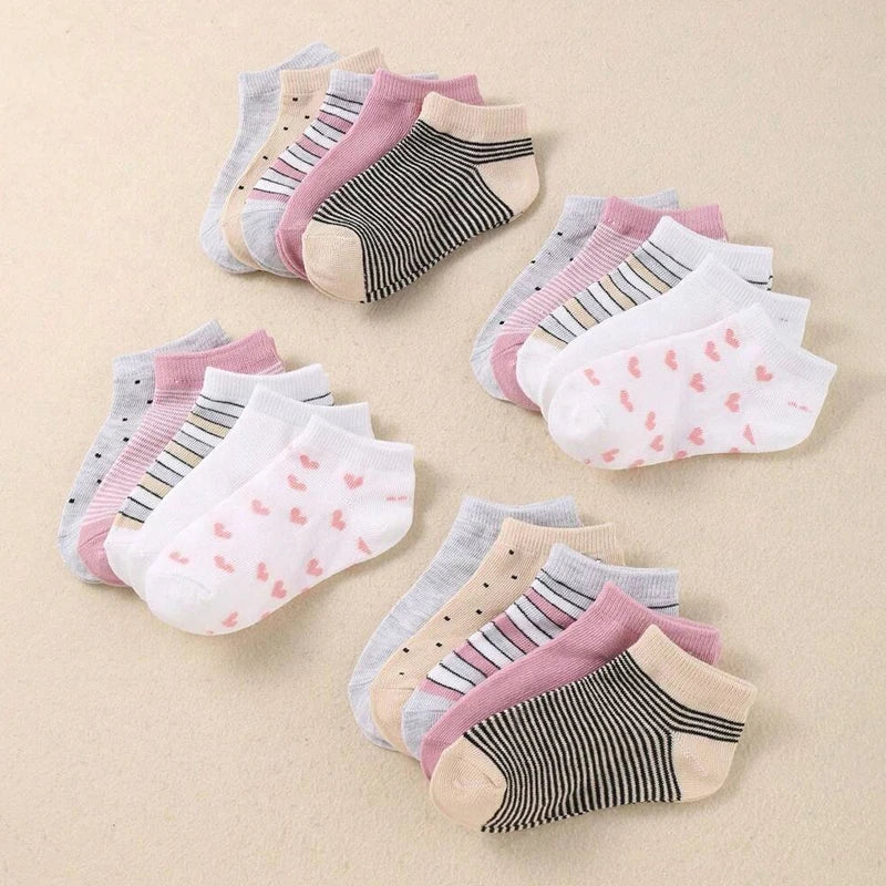 10 pairs adorable kid's socks - comfortable socks suitable for boys and girls, featuring stripes and heart-shaped patterns